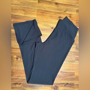 Athletic Black Ribbed Leggings with slit SZ LG